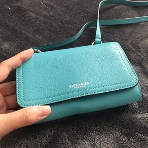 Small crossbody wallet